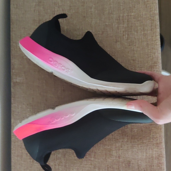 OOFOS OOMG SPORT LOW SHOE PINK FADE SZ 8 - Picture 7 of 12